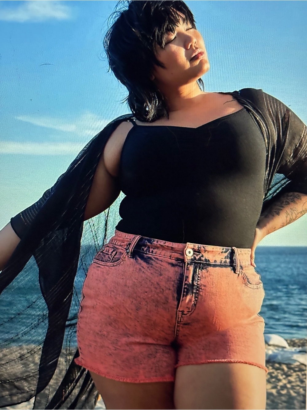 Torrid NWT Feel The Fit Coral Acid Wash Jean Shorts 16